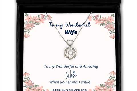 To my Wife, when you smile, I smile - Heart Knot Silver Necklace. Model 64037