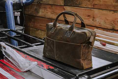 The Role of Leather in Travel Bag Construction: A Comparison of Different Types and Qualities